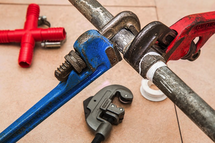Know When to Hire a Pro for Home Repairs | 305 Florida Contractors